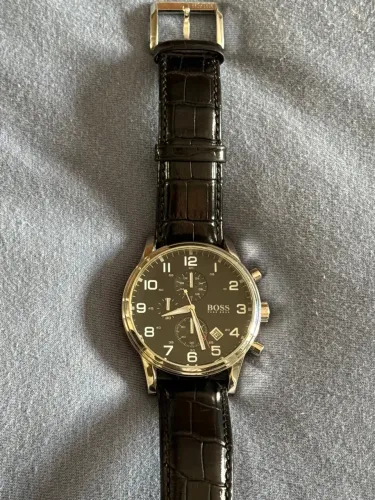 Relógio Hugo Boss - Impecável- Pulseira de couro