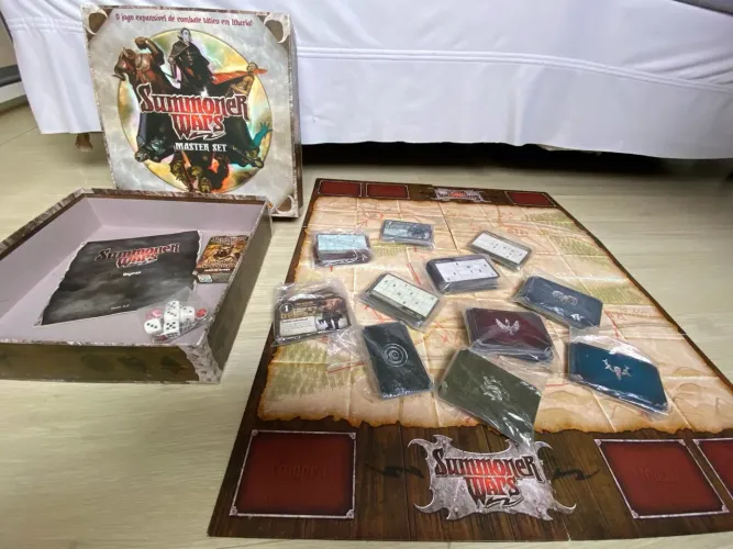 Summoner Wars Master Set - Jogo de Tabuleiro