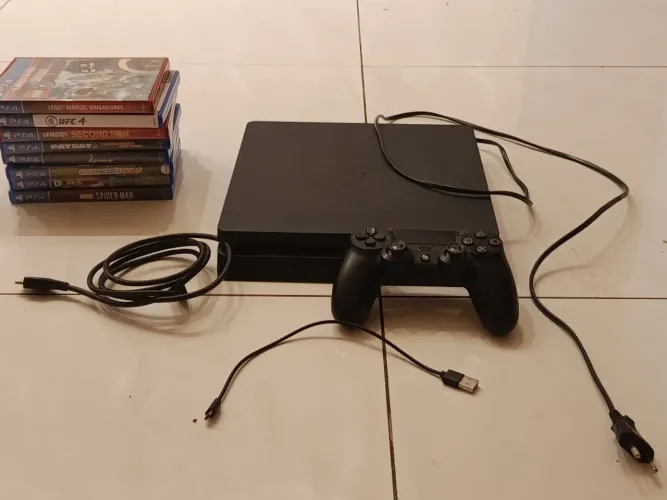 Ps4 Slim + 8 jogos + controles