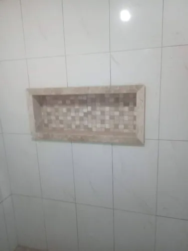 Pedreiro e ladrilheiro pisos 25 reais metro quadrado disponível começo imediato 