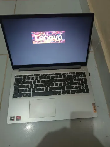 Notebook Lenovo Ryzen 5 (7ª Geração) / 8GB RAM / SSD 256GB - Ótimo Estado!