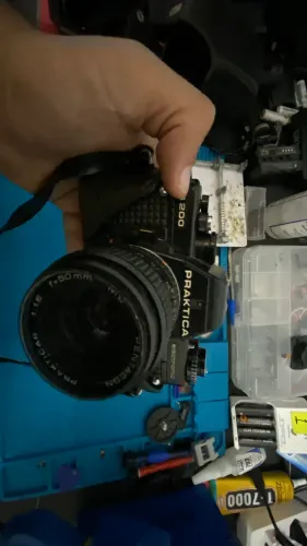Câmera analógica Praktica B200