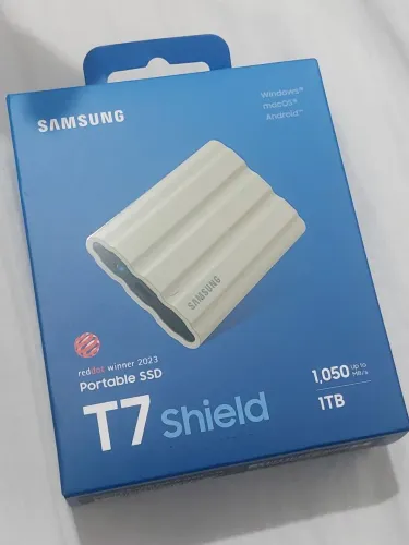 T7 Shield USB 3.2 1TB, resistente à água, compatível com PC/Mac/Android/consoles de jogos