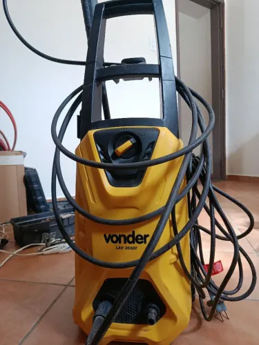Lavadora de alta pressão profissional pouco tempo de uso 127v muito potente da vonder
