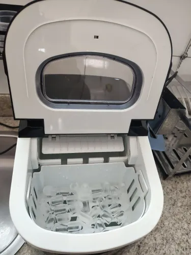 Máquina de fazer gelo 