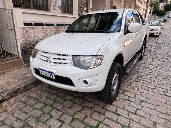Mitsubishi L200 Triton GL 3.2 CD TB Int. Dies. Mec. 2017