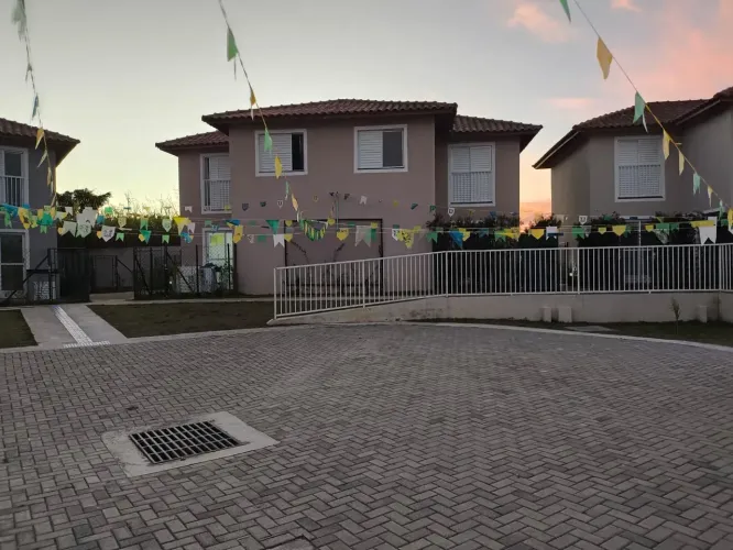 Casa de condomínio disponível para locação em Cotia