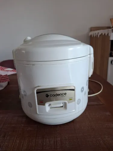 Panela de arroz elétrica cadence