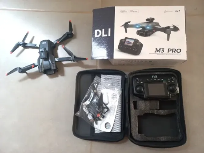 Drone Novo Com 2 Câmeras Controle Com Tela Recarregável 2 Baterias e Acessórios