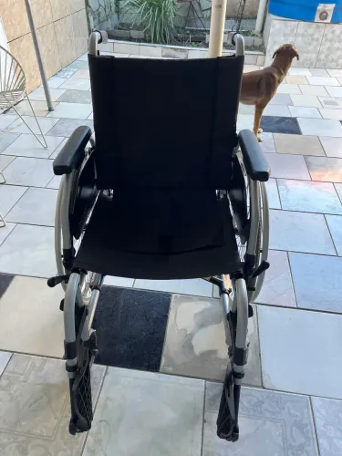 Cadeira De Rodas Desmontável e Dobrável 130kg Assento 46cm