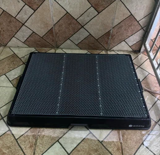 Banheiro higiênico para cães da marca Weasy.