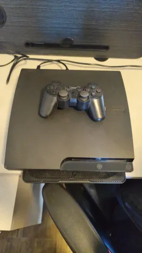 PS3 Slim destravado em excelente estado