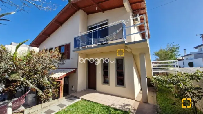Casa a venda apenas 900m da Praia dos Ingleses (canto sul) próximo as dunas e a praia do S
