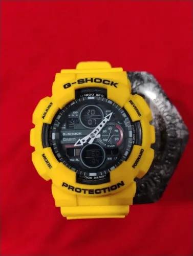G-shock GA 140 amarelo.
