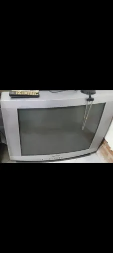LOTE VINTAGE - 3 TVs ANTIGAS DE TUBO + 3 CONTROLES OPORTUNIDADE PARA COLECIONADORES.