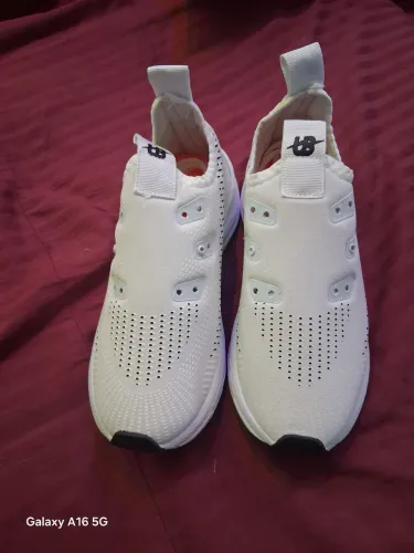 VENDO UM TENIS BRANCO ULTRABONE NOVO 35