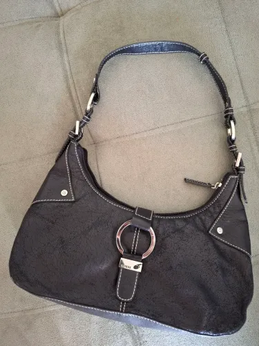 Bolsa de ombro estilo Hobo / Baguete vintage da marca Guess
