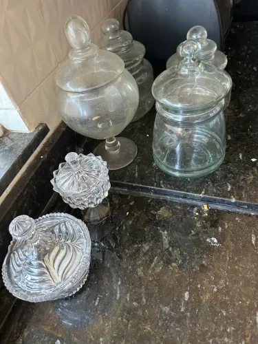 Qualquer Potiche de cristal $100.