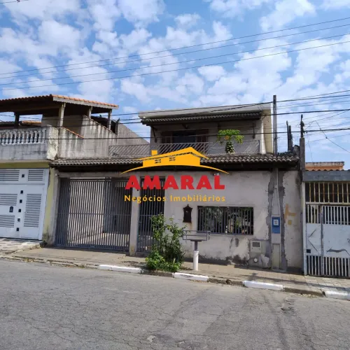 Excelente Sobrado de 3 Suítes com amplo quintal no Jardim Suzano - Suzano