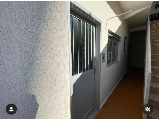 Apartamento situado à Av. Silvério Campos