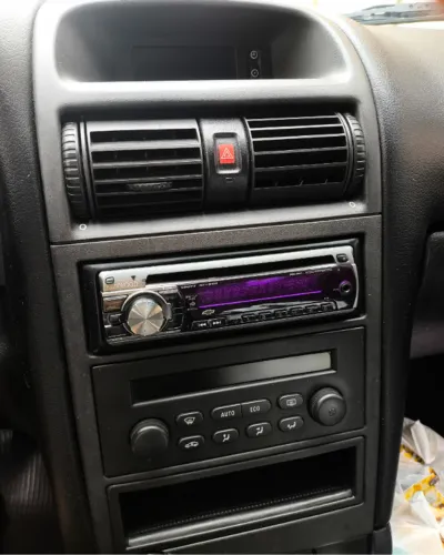 RADIO KENWOOD ORIGINAL CHEVROLET CD AUX KDC-MP6079