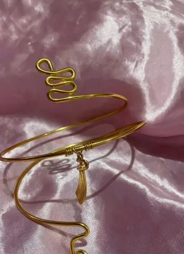 Bracelete Dourado Espada ? R$70,00