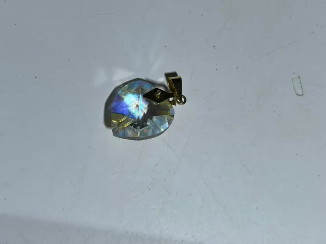Vendo pingente de ouro 750,00 com pedra furta-cor em formato de coração