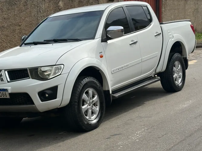 Mitsubishi L200 Triton HPE 3.5 CD V6 24V Flex Aut. 2012