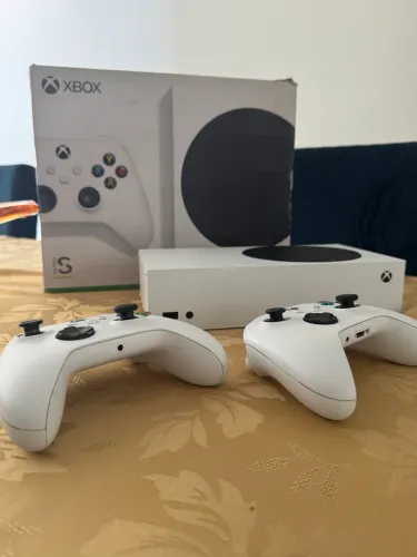 Xbox S - 2 Controles