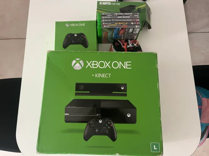 Xbox One 500GB Completo + Kinect + 2 Controles + 5 Jogos + Caixa