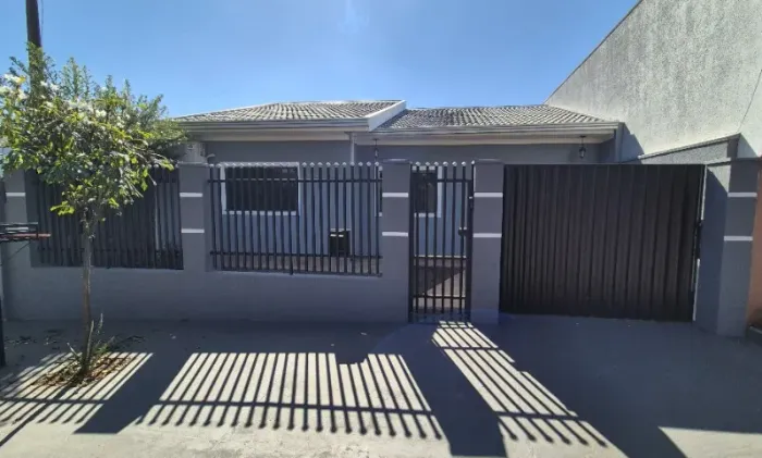 Casa em Mandaguari 3 Quartos, sala, cozinha, banheiro, garagem, edícula, terreno grande