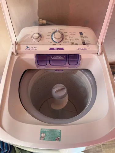 Máquina de Lavar Roupa Electrolux 10,5kg Nova - Não está centrifugando