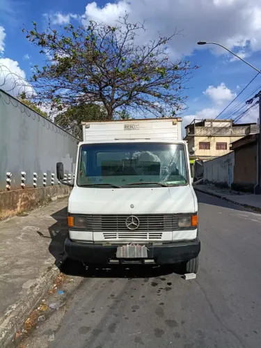 Caminhão 709