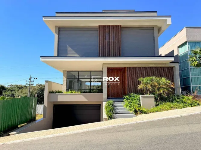Casa com elevador, 4 suítes à venda em condomínio fechado- Santa Felicidade, Curitiba/PR
