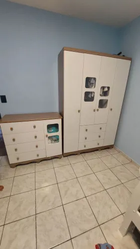 Comoda + guarda roupa infantil 