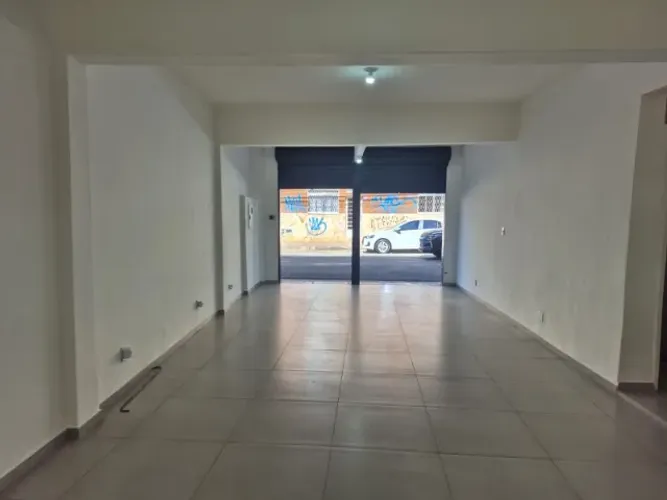 Loja ao nível da rua São Mateus 80m²