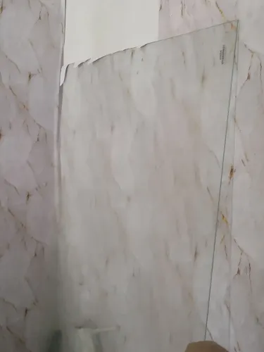 Vendo madeira pra mesa e vidro mesa de 6 cadeira