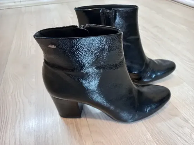 Bota verniz cano curto - Dakota n°37