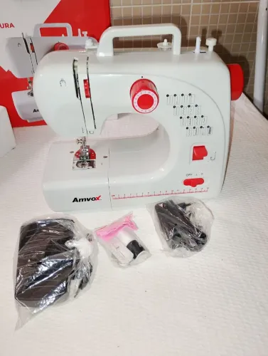 Máquina de costura Amvox
