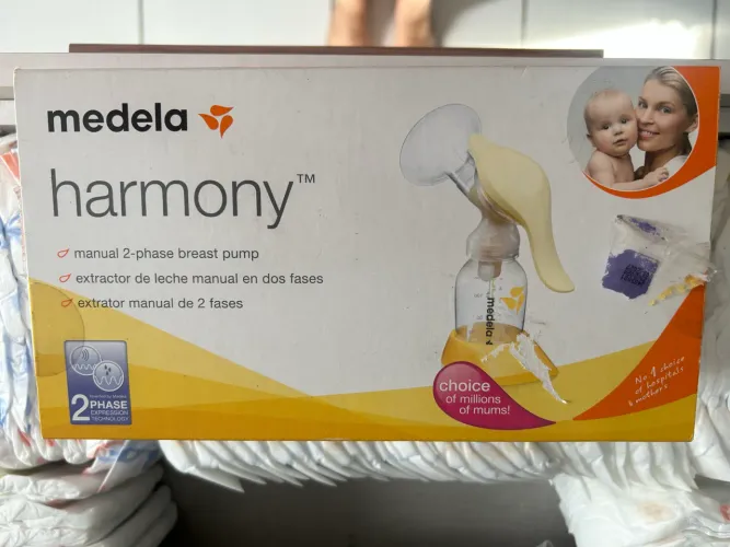 Bomba extratora manual de leite harmony flex.