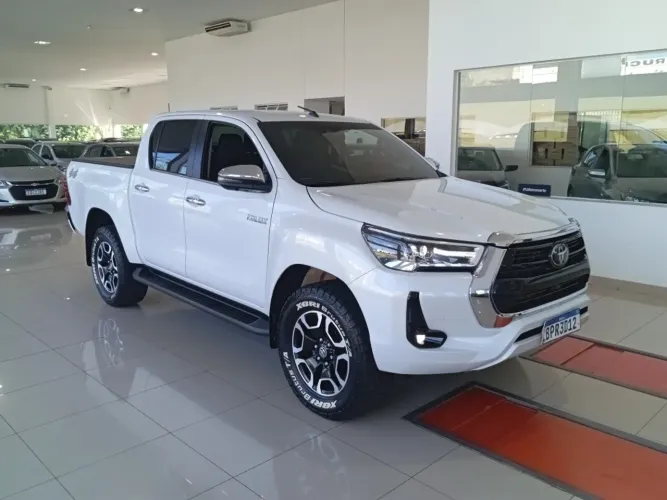 Toyota Hilux CD SRX 4X4 2.8 TDI 16V Diesel Aut. 2023