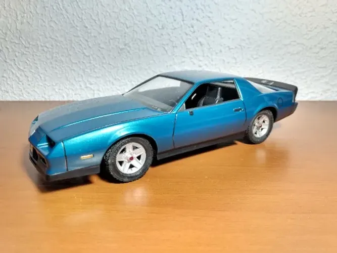 Miniatura Chevrolet Camaro 1982 1/24