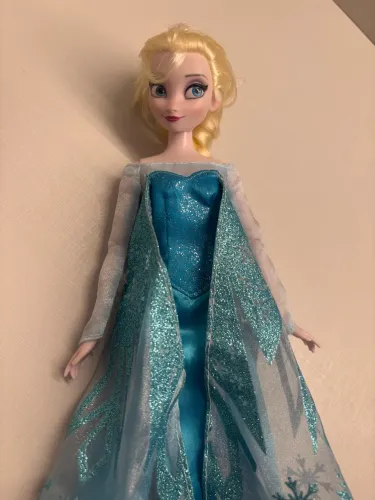 Disney's Frozen The Disney Store Coleção de Bonecas Clássicas 2014 Rainha Elsa
