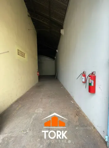 Comercial na Av. Manoel Goulart - Fácil acesso a Rodovia!