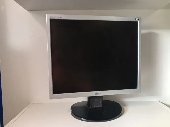 Monitor LG Flatron L1753T-SF Usado