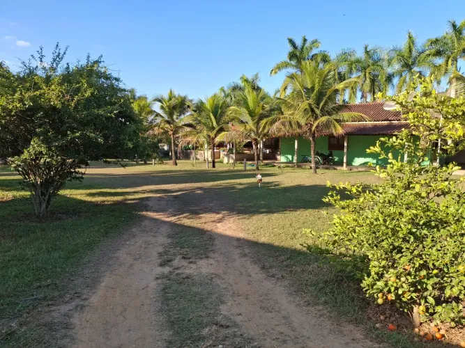 Casa à Venda em condomínio - Rio Novo/MG - 4 Quartos (Suíte) - Terreno 950m²