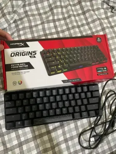   teclado hyperx alloy origins 60%