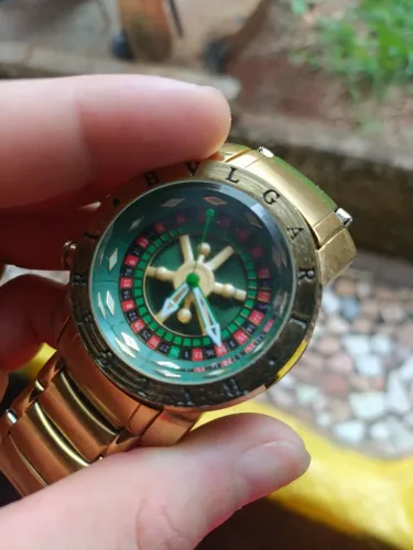 Relógio bvgari com roleta de cassino