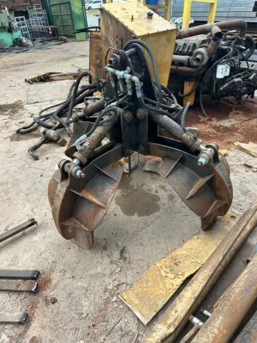 Garra sucateira 