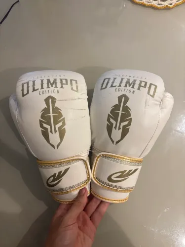 luva de boxe Olimpo 12 OZ Branca e Dourada